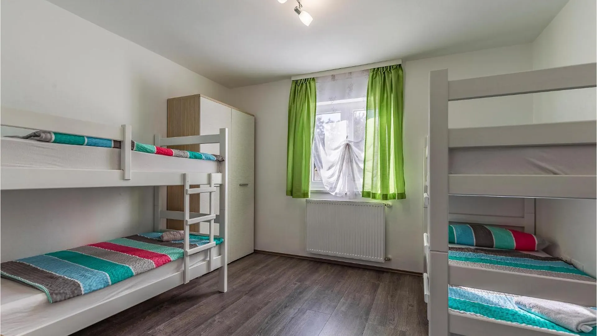 Semesterbostad Beautiful Home In Pula With Kitchen