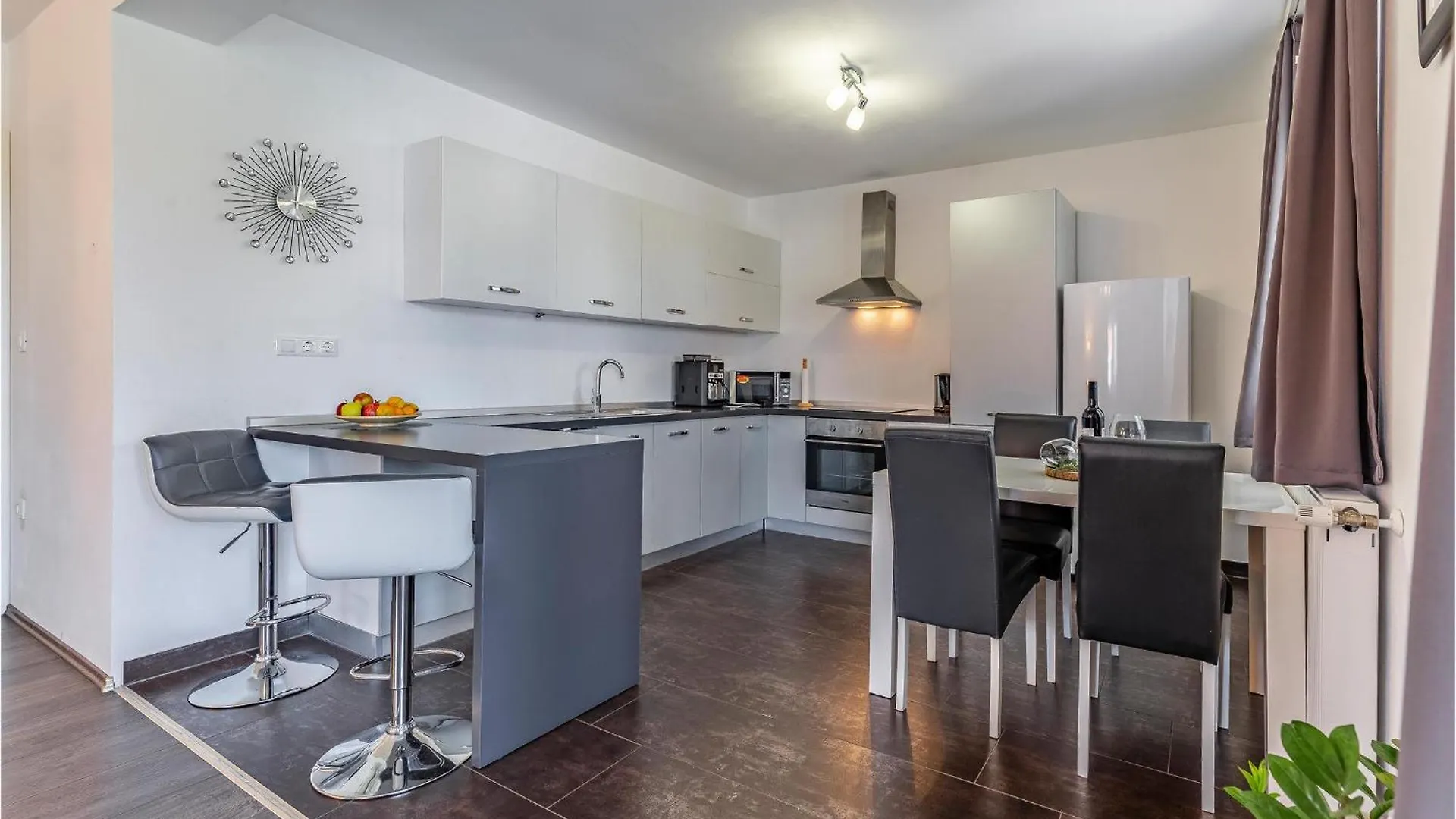 Semesterbostad Beautiful Home In Pula With Kitchen Kroatien